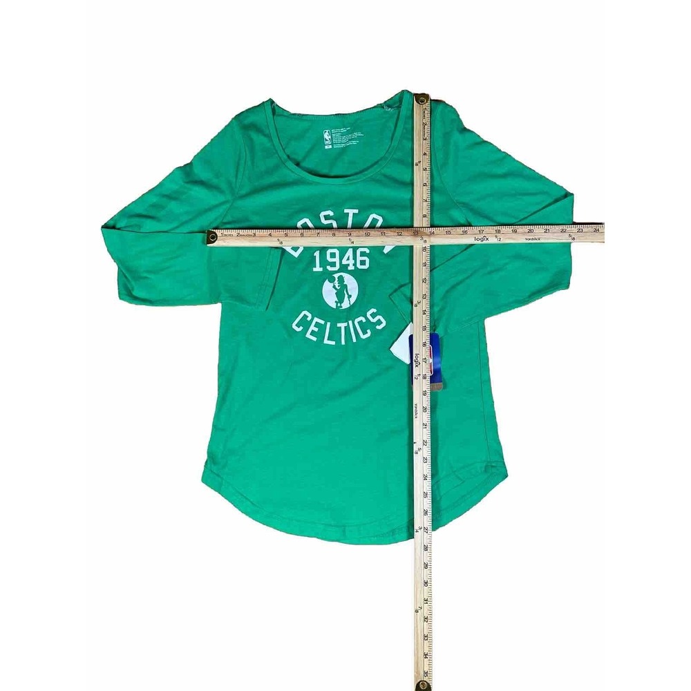 Boston Celtics NBA 1946 Women's Green Scoop Neck Long Sleeve Logo T-Shirt Size M - Picture 3 of 4